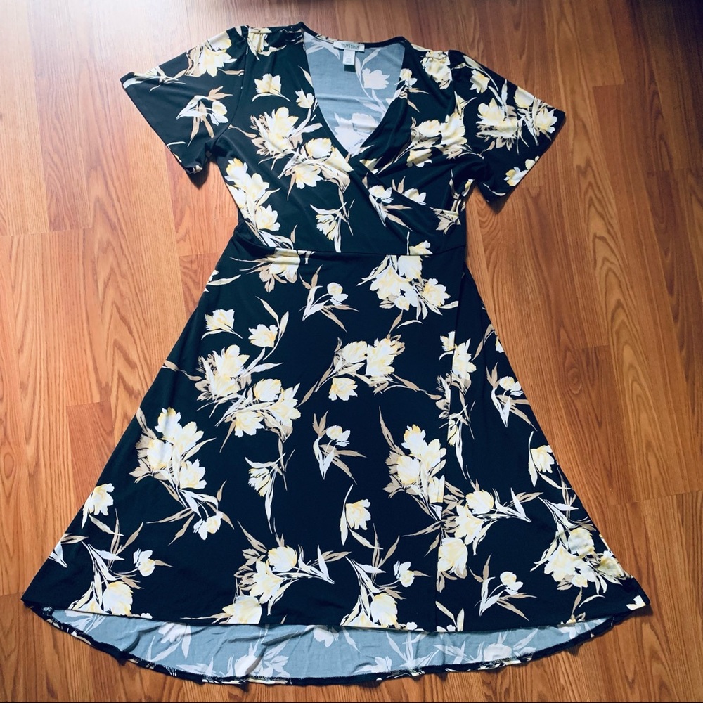White House Black Market Print Knit Dress Size 14